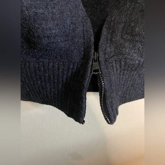 Banana Republic Grey Wool Sweater Size M women kids - Picture 5 of 5